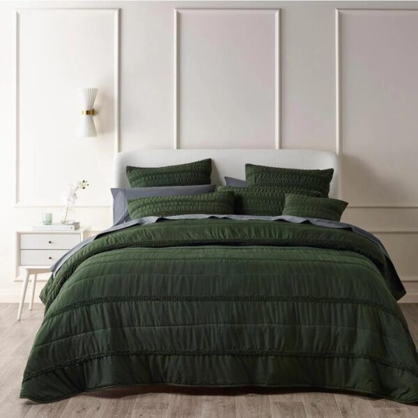 Vienna Super King Green Bedspread Set | OMF